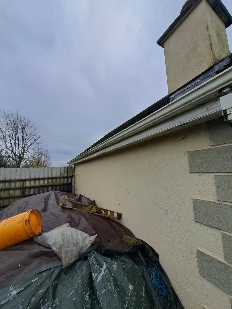 Before and after exterior cleaning Kildare: gutter and fascia cleaned, before